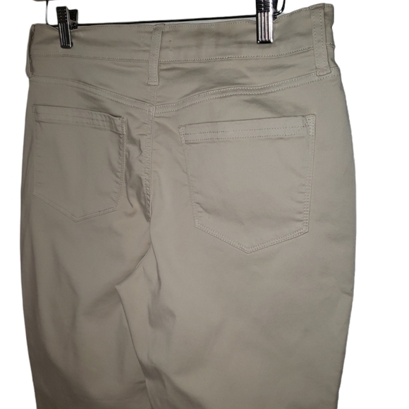 𝅺NYDJ Karen Capri Jeans - Women's - Picture 8 of 11